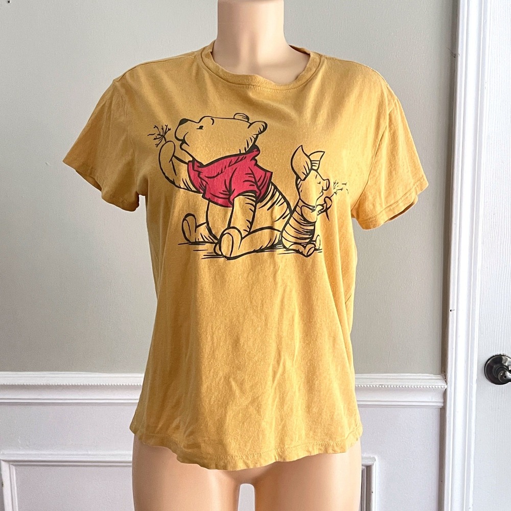 Disney Winnie the Pooh Graphic Tee Womens Medium Yellow Piglet Cotton Shirt
